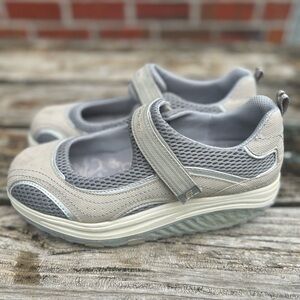 Skechers Shape-Ups Mary Jane Leather & Synthetic Strap Sneakers Shoes Size 8.5